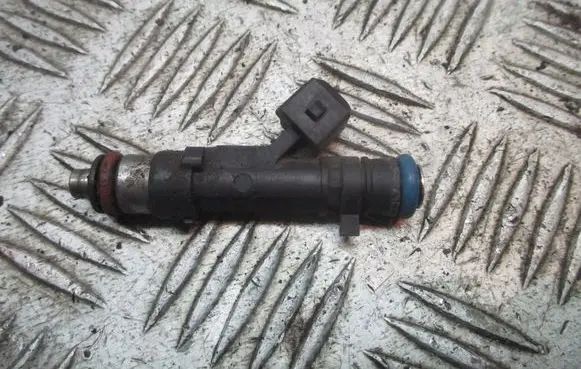 Dacia Logan I Fuel injectors set 