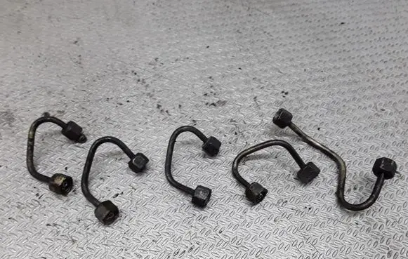 Fuel injector supply line/pipe