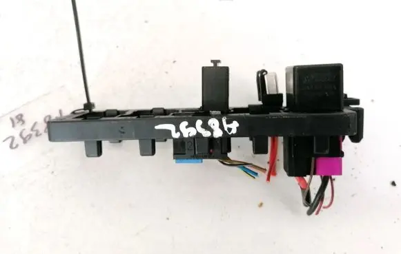 Volkswagen PASSAT B6 Fuse box set 1K1937503
