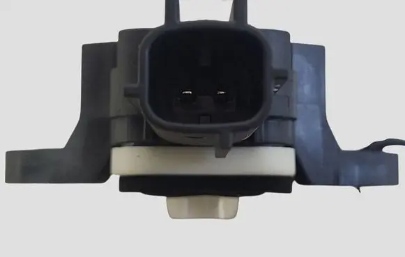Volkswagen Polo V 6R Airbag deployment crash/impact sensor 1Q0955557 022595 040310