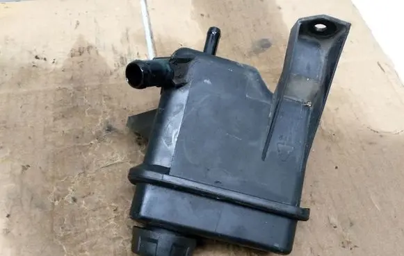 Mitsubishi Space Star Power steering fluid tank/reservoir