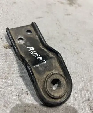 Mitsubishi Pajero Radiator mount bracket