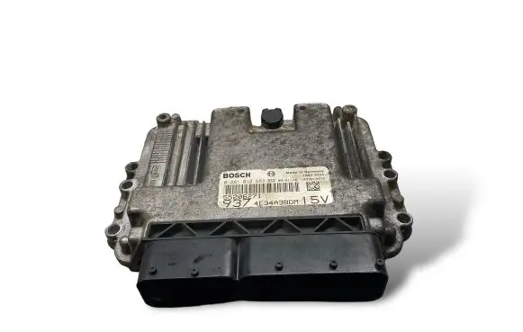 Alfa Romeo GT Engine control unit/module 55206271 4E34A3BDM 0281012883