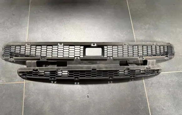 Tesla Model S Front bumper lower grill 1038211-00-a