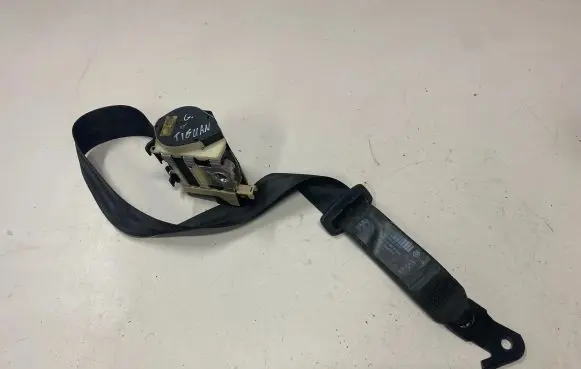 Volkswagen Tiguan Middle seatbelt (rear) 5M0857807B 33057516 062169Z