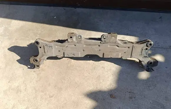 Opel Insignia B Rear subframe 