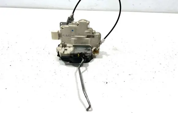 Audi A4 S4 B7 8E 8H Front door lock 8E1837015AA