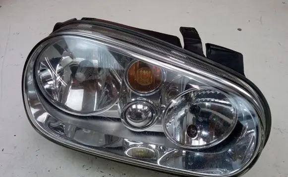 Volkswagen Golf III Headlight/headlamp 1J1941016B
