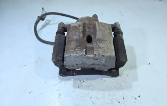 Toyota Prius (XW30) Front brake caliper ADVICS 4773047060
