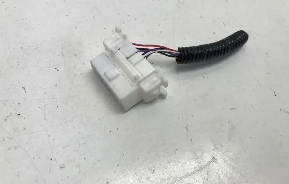Toyota RAV 4 (XA50) EUR ISO radio connector 