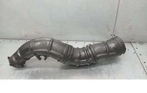 Volvo S40, V40 Air intake hose/pipe 30616646
