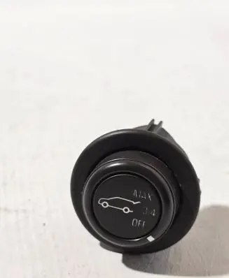Tailgate opening switch