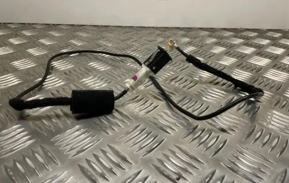 BMW 3 E92 E93 USB socket connector 9237656