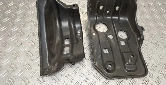 Toyota RAV 4 (XA30) Battery tray 