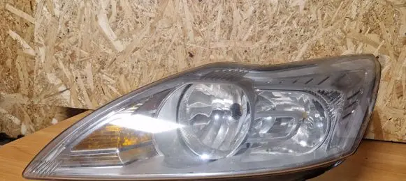 Ford Focus Headlight/headlamp 8M5113W030AF