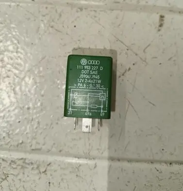 Volkswagen Golf II Other relay 111953227D