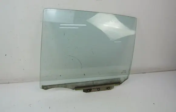 Toyota Yaris Verso Rear door window glass 