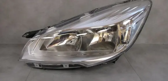 Ford Kuga II Headlight/headlamp CV4413W030AE G83TA 90014882