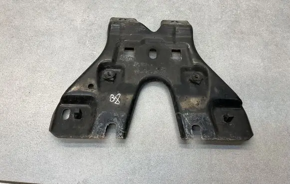 Volkswagen PASSAT B8 Radiator support slam panel bracket 3G0805567