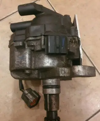 Mazda MX-3 Spark distributor FS052404 D4T9002