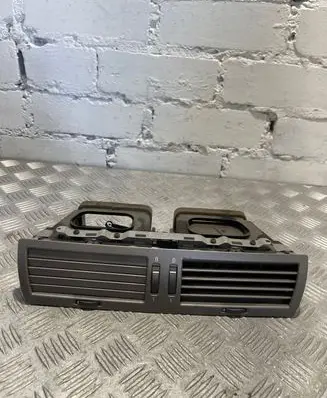 BMW 7 E65 E66 Dash center air vent grill 8223599