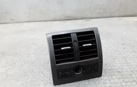 Audi A6 S6 C5 4B Rear air vent grill 4B0819203