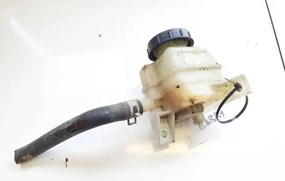 Nissan Quest Power steering fluid tank/reservoir