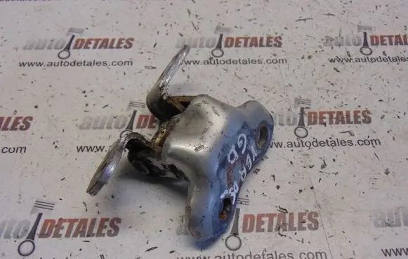 Toyota Corolla Verso AR10 Rear door upper hinge