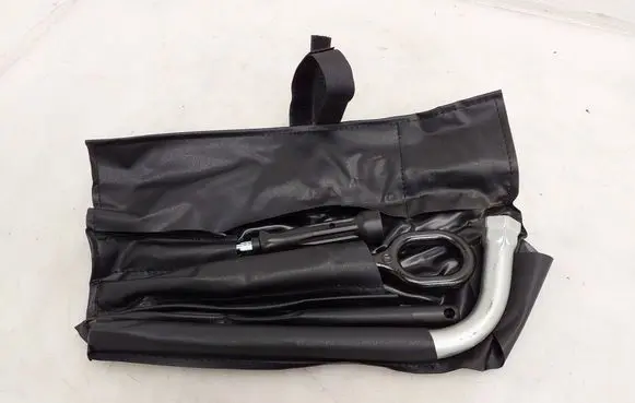 Audi A7 S7 4K8 Tool set 8K0805615A 8N0012219