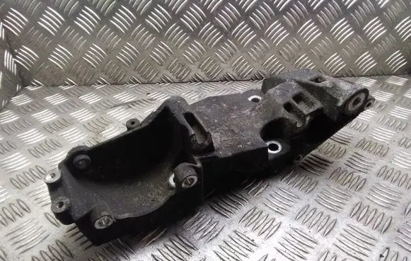 Renault Trafic II (X83) Generator/alternator bracket 8200527320 8200527320C