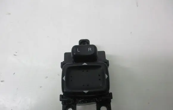 Nissan Almera N16 Wing mirror switch 183608