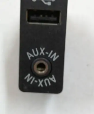 BMW 5 F10 F11 USB socket connector 9237653