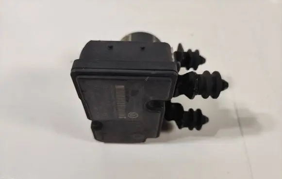 Volkswagen Golf V ABS Pump 1K0907379AK