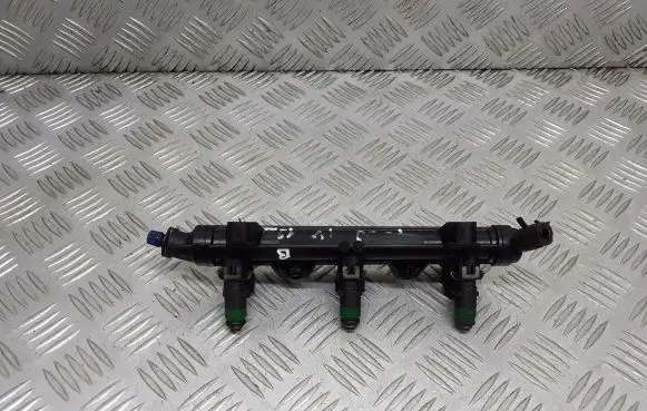 Volkswagen Polo IV 9N3 Fuel main line pipe 03E133319