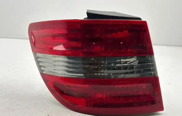Mercedes-Benz B W245 Rear/tail lights A1698202564