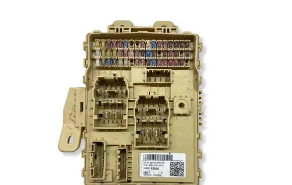 KIA Sportage Fuse module 91950R2070 R20702210060020 3322A05346