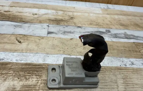 Toyota Avensis T250 Window wiper relay 8594205030