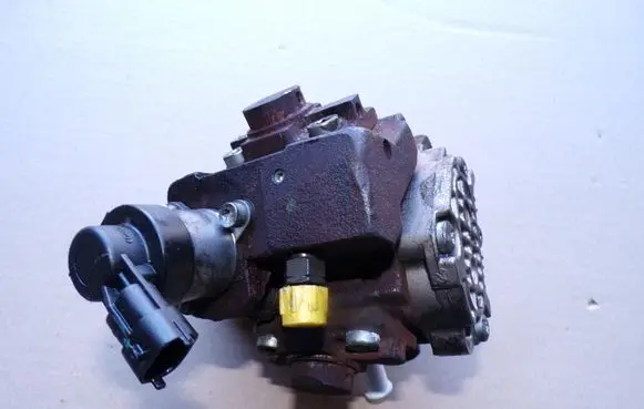Renault Espace - Grand espace IV Fuel injection high pressure pump H8200690744 8200804288