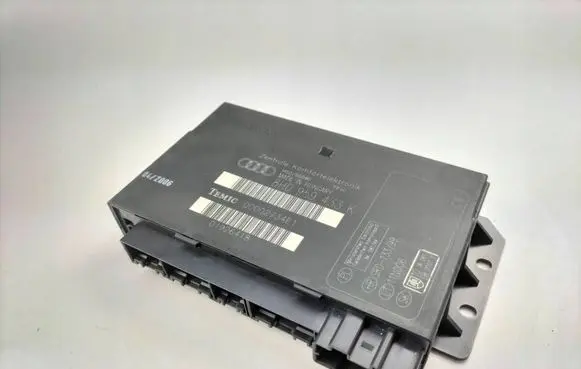 Audi A4 S4 B7 8E 8H Central body control module 8H0959433K