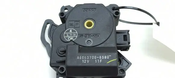 Cadillac SRX Air flap motor/actuator AE0637008580