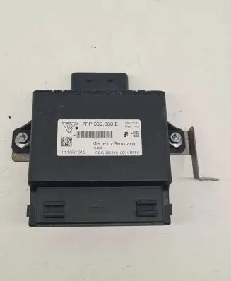 Porsche Cayenne (92A) Voltage converter/converter module 7PP959663E