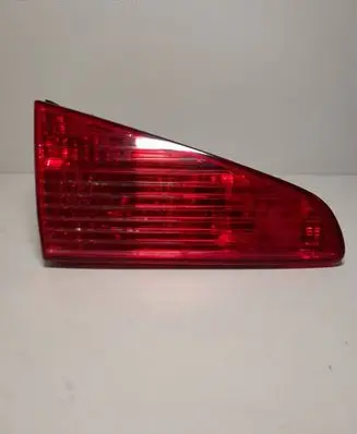 Peugeot 607 Tailgate rear/tail lights