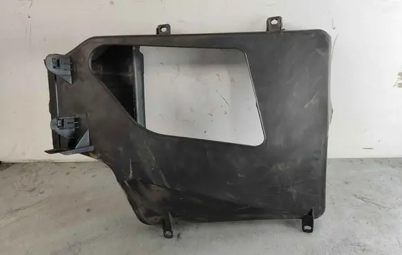 Tesla Model S Intercooler air guide/duct channel 105802400C