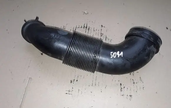 Volkswagen Touareg I Air intake hose/pipe 7L6129627F