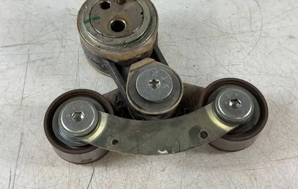 Peugeot 3008 I Generator/alternator belt tensioner 1611426080