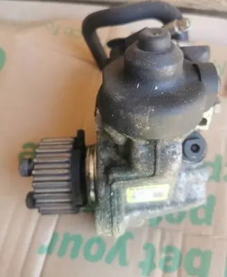 Volkswagen Transporter - Caravelle T5 Fuel injection high pressure pump 0445010520 03L130755J