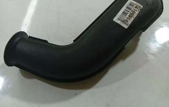 Volkswagen PASSAT B4 Air intake hose/pipe 