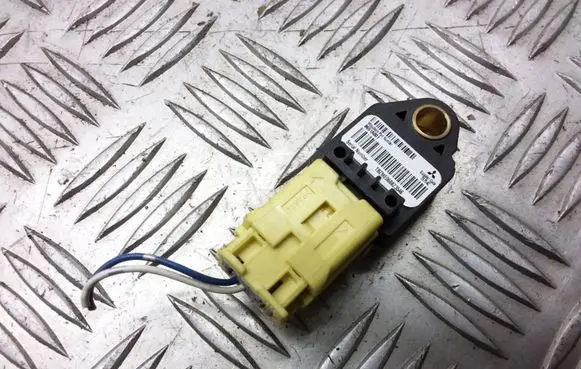 Mitsubishi Outlander Airbag deployment crash/impact sensor 8651A001