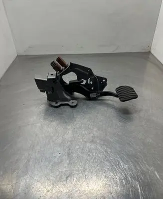 Renault Kadjar Brake pedal 465014EA0B