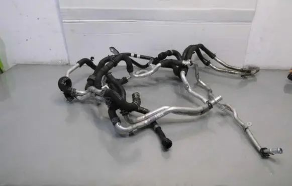Porsche Cayenne (92A) Engine coolant pipe/hose